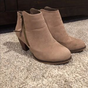 LOOKING FOR A DRESS TO GO WITH BOOTIES